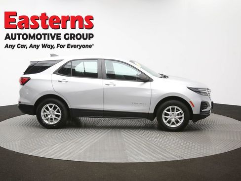Used 2022 Chevrolet Equinox LS image 46