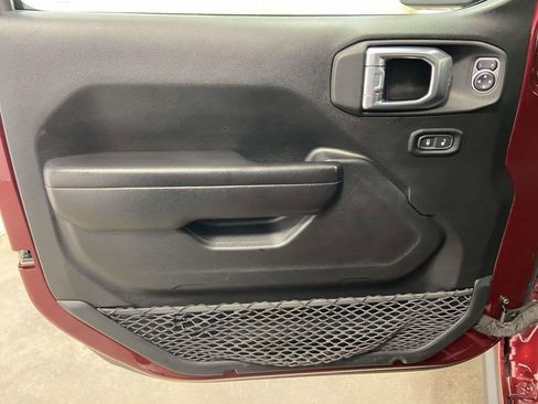 Used 2021 Jeep Wrangler Unlimited Islander image 10