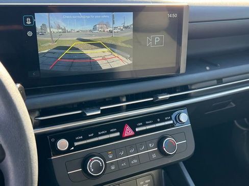 Certified 2025 Hyundai Santa Cruz SE image 25