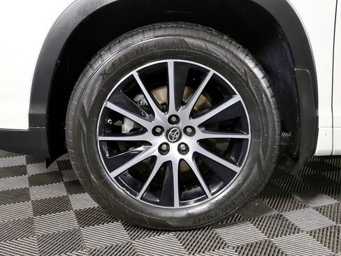 Used 2018 Toyota Highlander SE AWD/4WD image 42