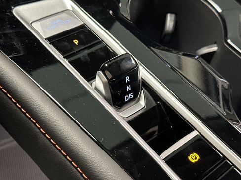 New 2025 Volkswagen Atlas Peak Edition SE image 20