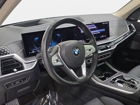 Certified 2025 BMW X7 xDrive40i w/ Premium Package AWD/4WD image 13