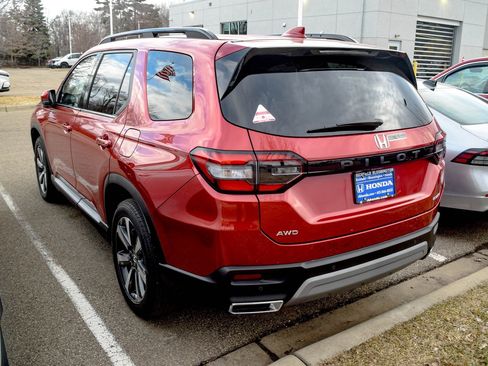 Certified 2025 Honda Pilot Elite image 18