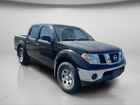 Used 2007 Nissan Frontier SE w/ Power Pkg AWD/4WD image 2