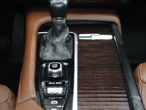 Used 2019 Volvo XC90 T6 Momentum w/ Protection Package Premier image 39