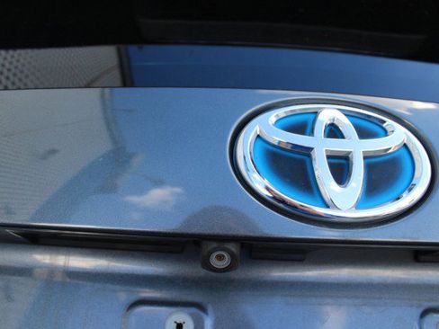 Used 2016 Toyota Prius Three image 9