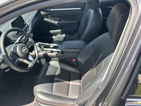 Used 2023 Nissan Altima 2.5 SR FWD image 18