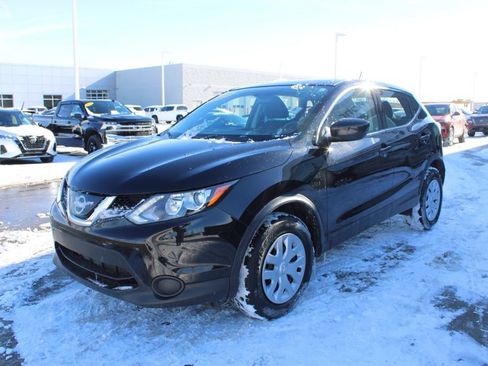 Used 2019 Nissan Rogue Sport S image 3