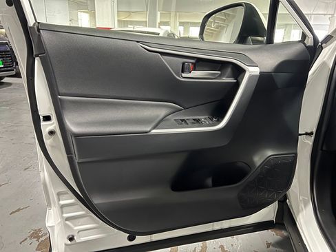Certified 2019 Toyota RAV4 XLE w/ Carpet Mat Package image 40