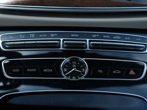 Used 2018 Mercedes-Benz E 300 4MATIC image 33