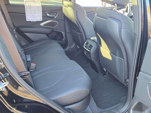 Certified 2025 Acura RDX SH-AWD image 9