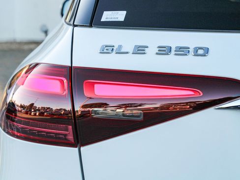 Certified 2025 Mercedes-Benz GLE 350 4MATIC image 10