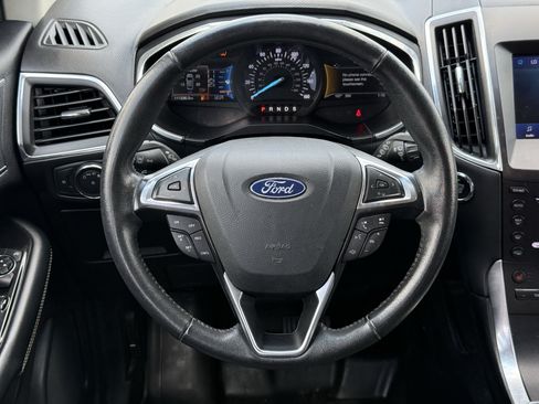 Used 2019 Ford Edge Titanium FWD image 18