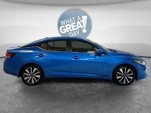 Used 2023 Nissan Sentra SV w/ SV Premium Package FWD image 2