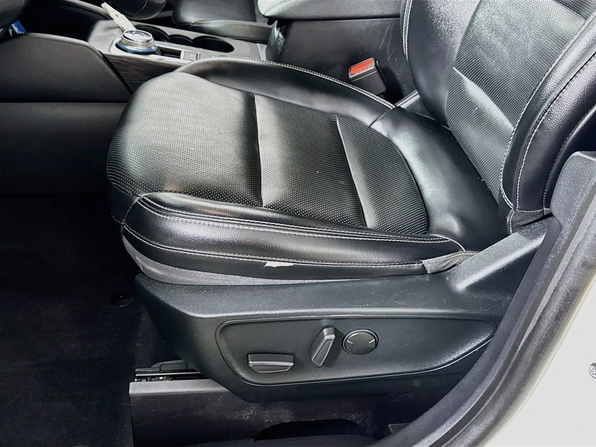 Used 2020 Ford Escape SEL AWD/4WD image 22