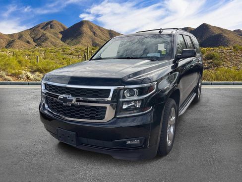 Used 2018 Chevrolet Tahoe LT w/ Luxury Package AWD/4WD image 2