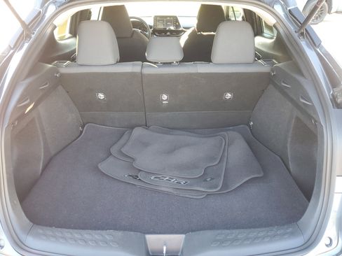 Used 2020 Toyota C-HR LE image 9