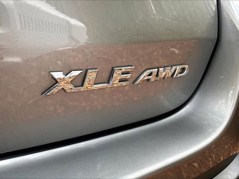 Used 2015 Toyota Highlander XLE image 10