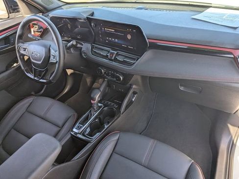 Used 2025 Chevrolet TrailBlazer RS w/ Convenience Package image 12