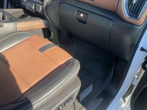 Used 2019 Chevrolet Silverado 1500 High Country w/ Technology Package image 23