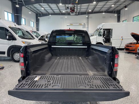 Used 2024 Nissan Frontier SV w/ Technology Package AWD/4WD image 7