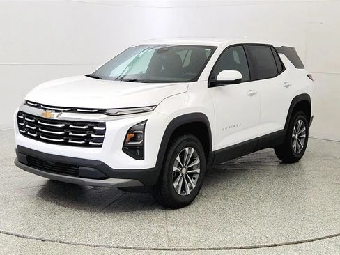 New 2026 Chevrolet Equinox LT AWD/4WD image 3