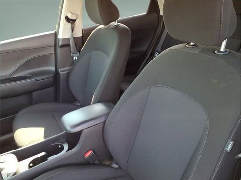 Used 2024 Hyundai Kona SEL FWD image 12