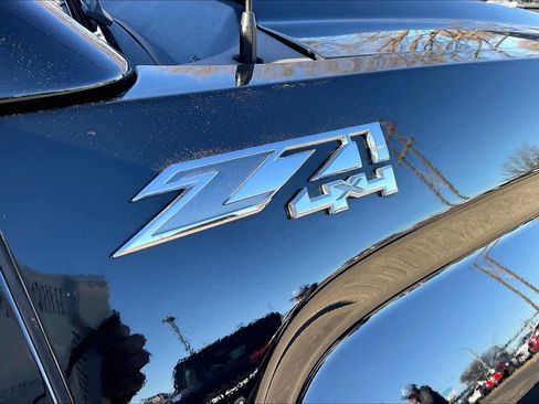 Used 2018 GMC Sierra 1500 SLE w/ SLE Value Package image 9