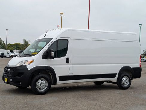 Used 2026 RAM ProMaster 2500 w/ Convenience Group FWD image 3