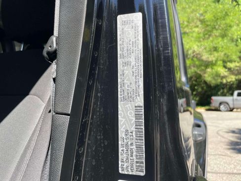 Used 2022 Jeep Gladiator Sport AWD/4WD image 18