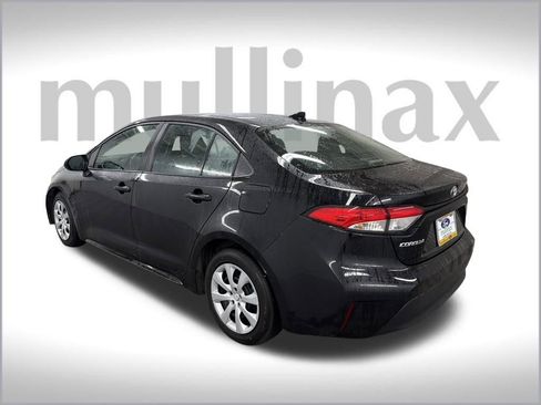 Used 2024 Toyota Corolla LE image 9