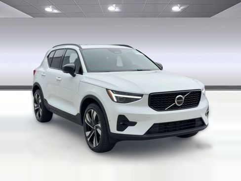 New 2026 Volvo XC40 B5 Ultra w/ Climate Package AWD/4WD image 7