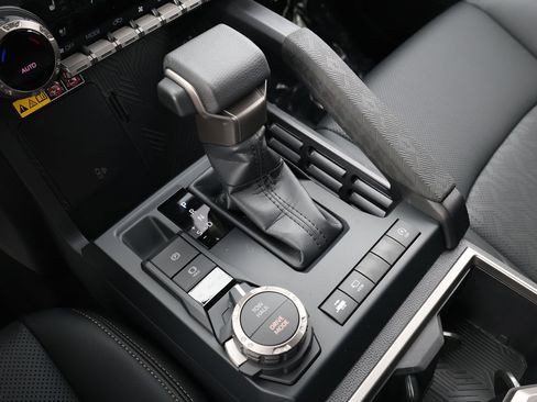 New 2026 Toyota Tacoma Limited AWD/4WD image 23