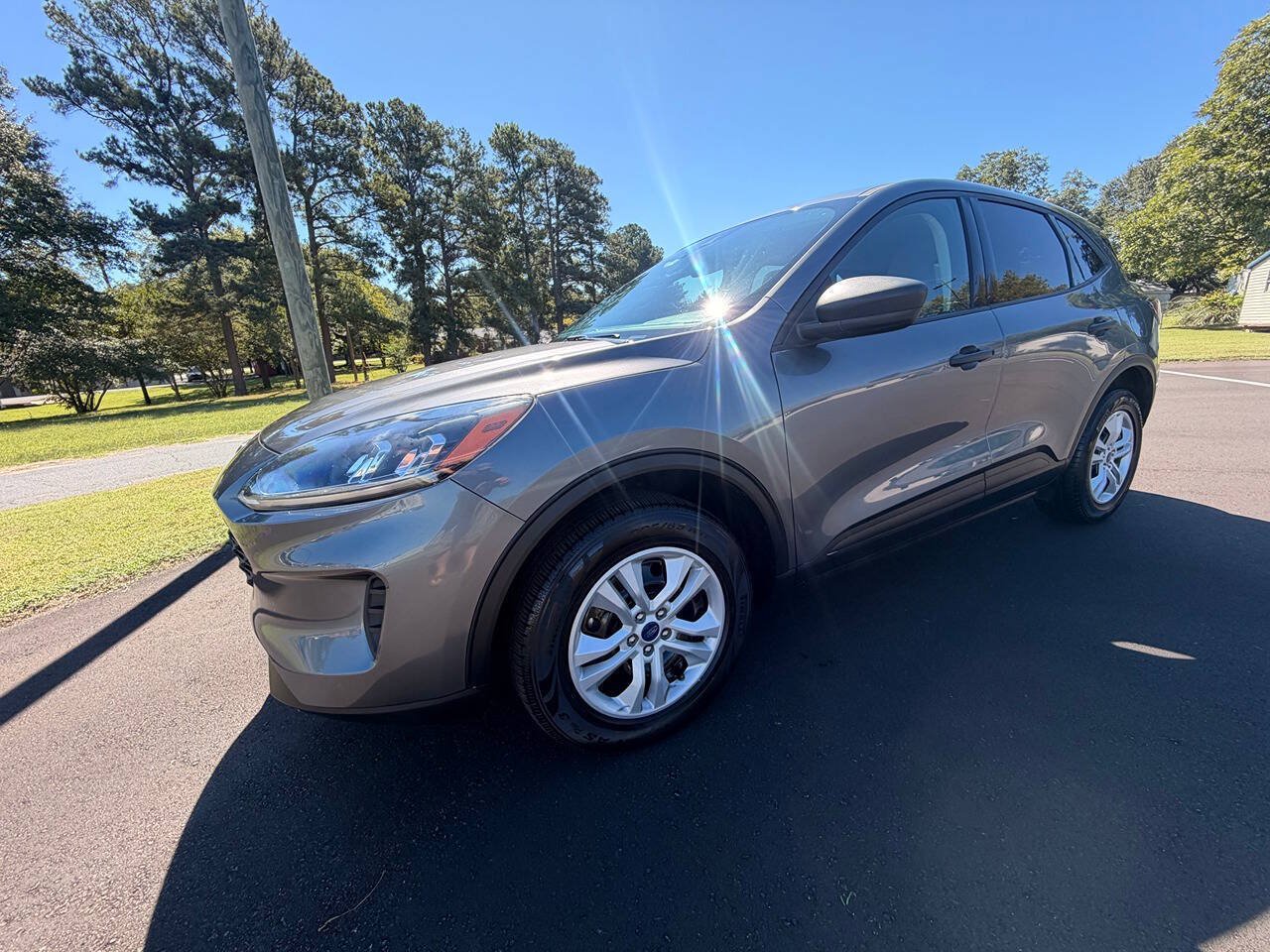Used 2022 Ford Escape S AWD/4WD image 3