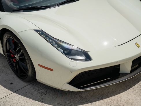 Used 2018 Ferrari 488 Spider RWD image 20