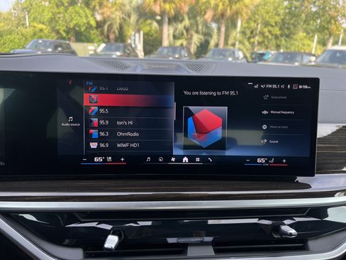 Used 2025 BMW X7 M60i AWD/4WD image 23