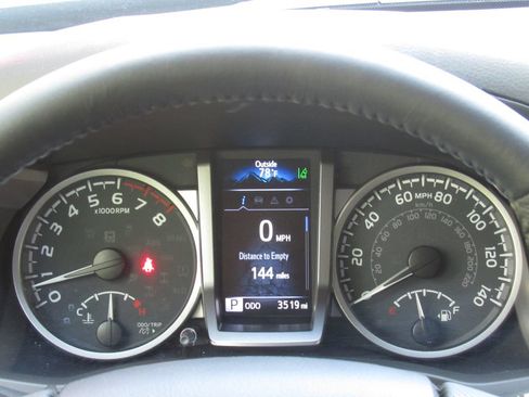 Certified 2022 Toyota Tacoma SR5 RWD image 23