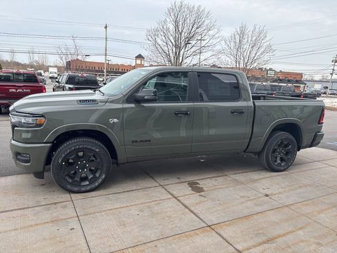 New 2026 RAM 1500 4x4 Crew Cab image 8