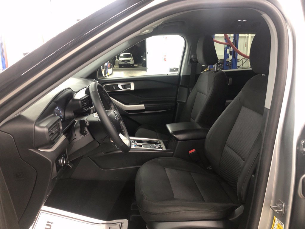 Used 2024 Ford Explorer XLT AWD/4WD image 14