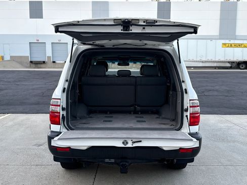 Used 2005 Toyota Land Cruiser AWD/4WD image 33