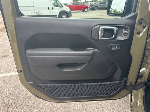 New 2025 Jeep Gladiator Sport image 57