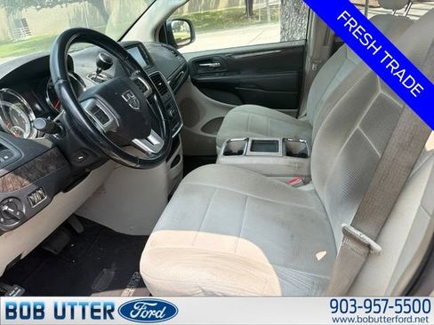 Used 2011 Dodge Grand Caravan Crew FWD image 3