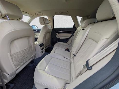 Used 2019 Audi Q5 Premium w/ Convenience Package image 14