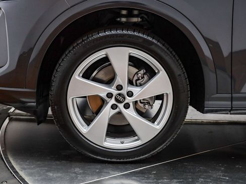 Certified 2025 Audi Q5 Premium Plus w/ Premium Plus image 12