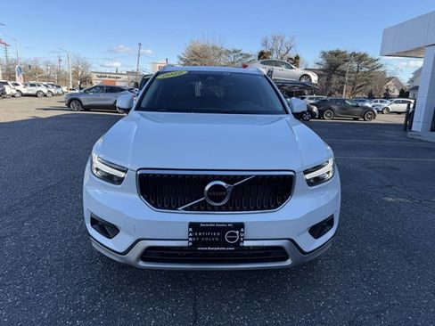 Used 2022 Volvo XC40 T5 Momentum w/ Premium Package image 8