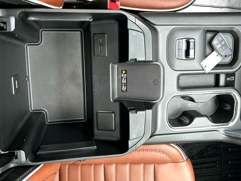 Used 2024 GMC Sierra 3500 Denali Ultimate image 15