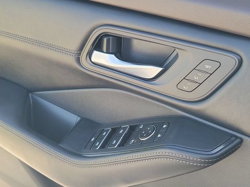 Used 2022 Nissan Rogue SL FWD image 19