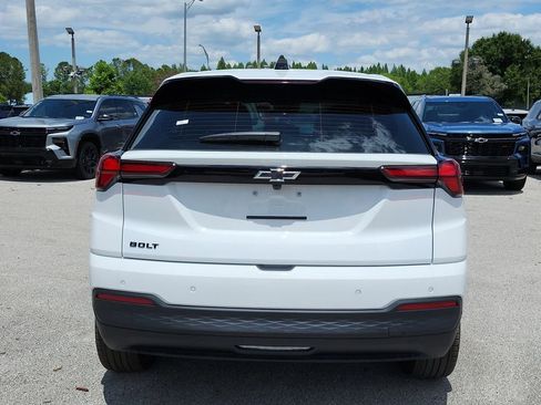 New 2027 Chevrolet Bolt LT w/ Comfort Package FWD image 5