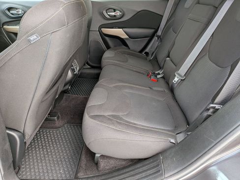 Used 2017 Jeep Cherokee Latitude w/ Comfort/Convenience Group image 23