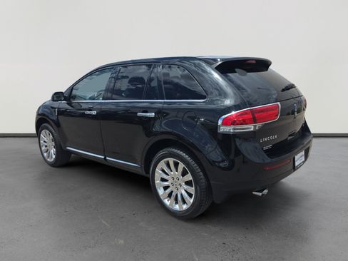 Used 2013 Lincoln MKX AWD image 3